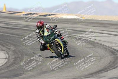 media/Dec-01-2025-Moto Forza (Mon) [[2daa91e15f]]/2-Intermediate Group/Session 2 (Turns 9 and 10)/